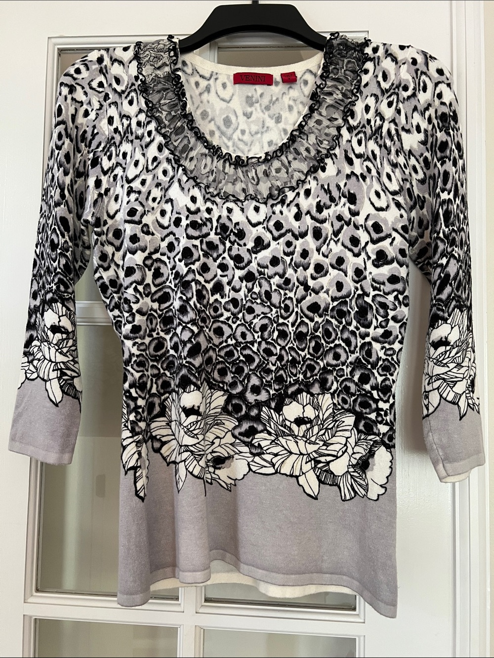 Venini Black & White Animal Print Ruffle-Neck 3/4 length Sleeve Sweater
